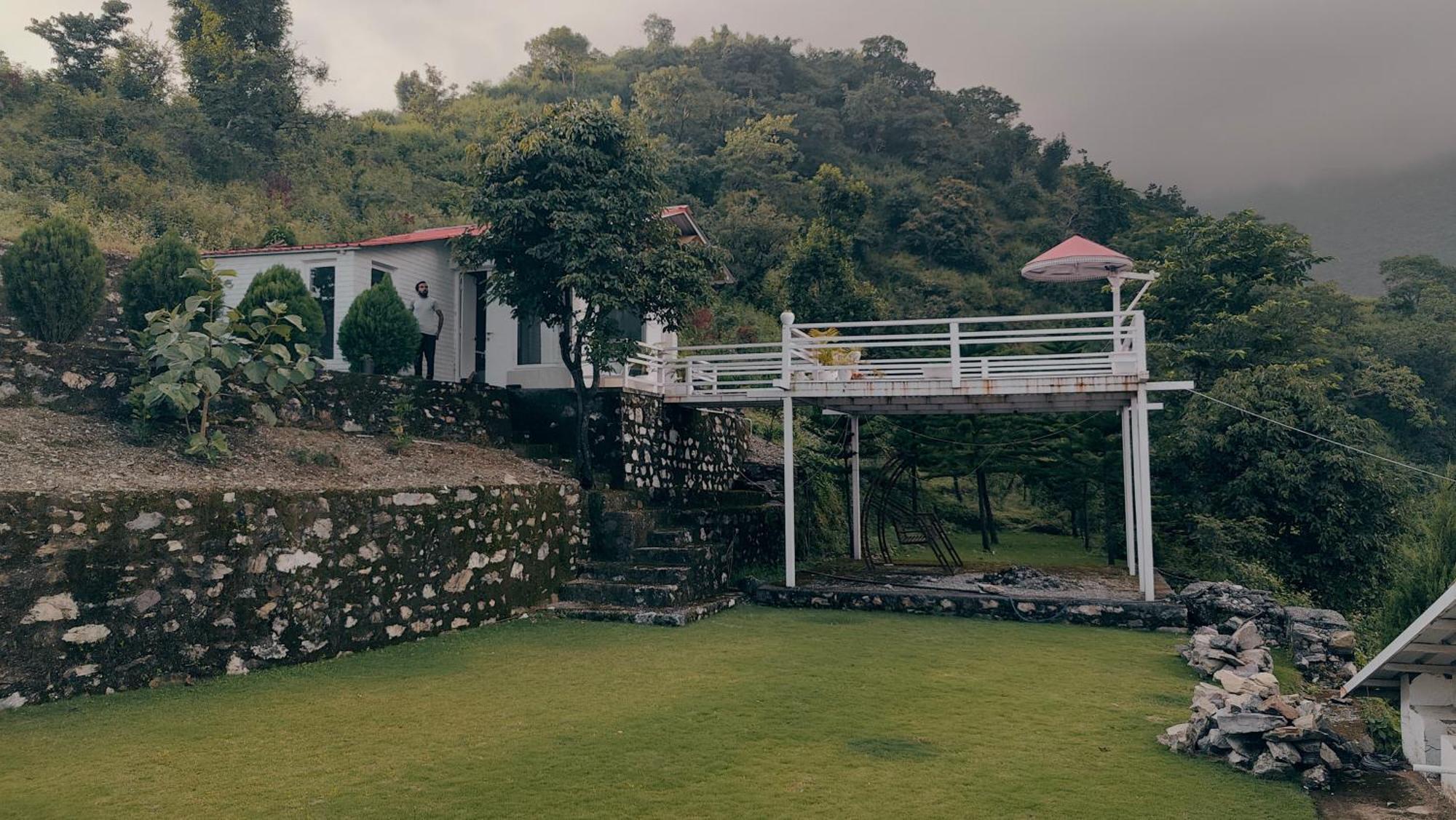 The Bohemian Casa Dehradun Hotel Buitenkant foto